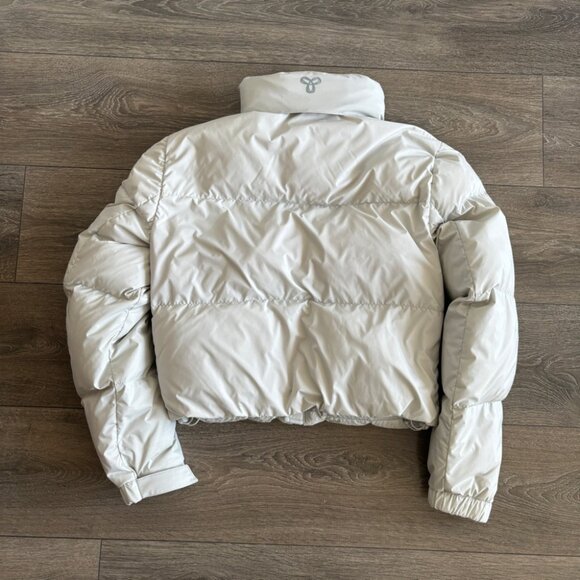 Aritzia TNA the Mega Puff Short Jacket - Picture 4 of 14